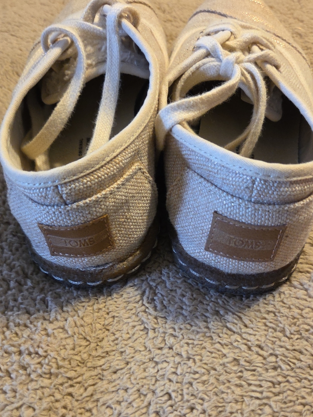 Toms - Picture 8 of 13